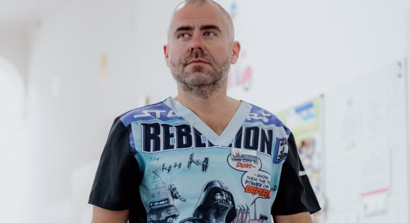 A gyermeksebész figyelmeztet: ne takarjuk le a babakocsit a hőségben