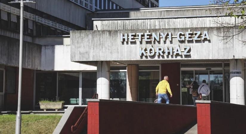 Bilincsben vezették el a rendőrök a Hetényi Géza Kórház orvosát