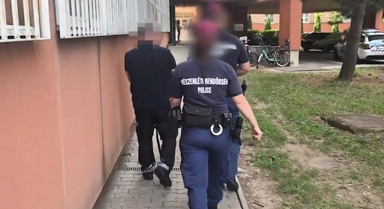 Nemzetközi kokaincsempész-hálózat magyar tagjaira csaptak le a rendőrök