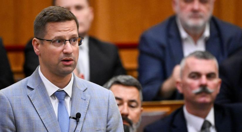 „Ezt nehéz demokratikus felhatalmazásnak nevezni” – Gulyás Gergely csípősen reagált Magyar Péterre