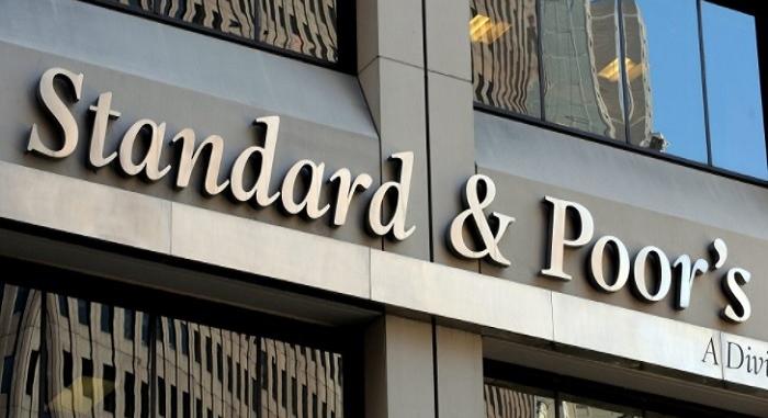 Stabil kilátással megerősítette a magyar államadós-osztályzatot a Fitch Ratings és a Standard & Poor’s