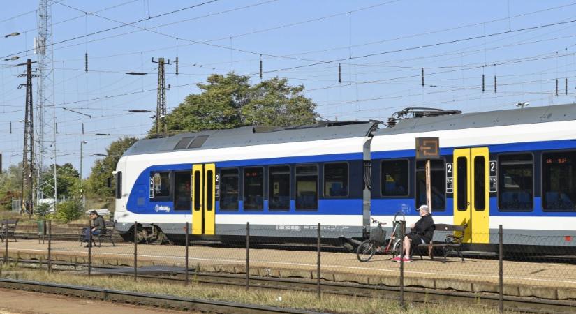 Akadozik a vonatközlekedés az elővárosban, mert több motorvonat is túlmelegedett a hőségben