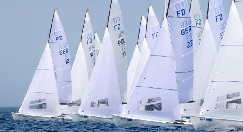Arany a zsebbe ezüst sombreró a fejre