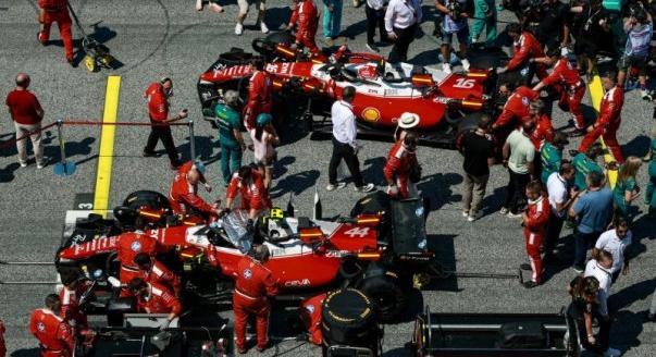 A Ferrari rejtélyes fejlesztései – hétfői F1-es hírek és sztorik