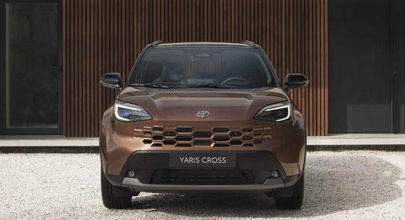 Ennyibe kerül a friss Toyota Yaris Cross! Vajon befért 10 millió forint alá?