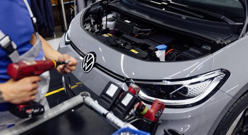 Elképesztő leépítés jöhet a Volkswagennél, 4 németországi gyárat is bezárhatnak!