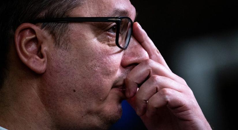 Putyini mintára mondana le a szerb elnök a hatalomról – vagyis valójában megtartaná azt