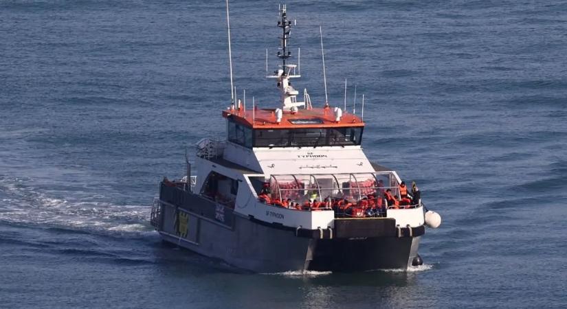 „Én csak vissza akarok menni Franciaországba!” – menekülés közben fogtak el egy migránst Doverben