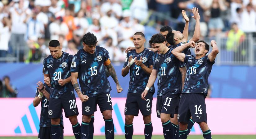 Bombameglepetés: paraguayi vb-csoda, tizenegyesek után csomagolhatnak a németek
