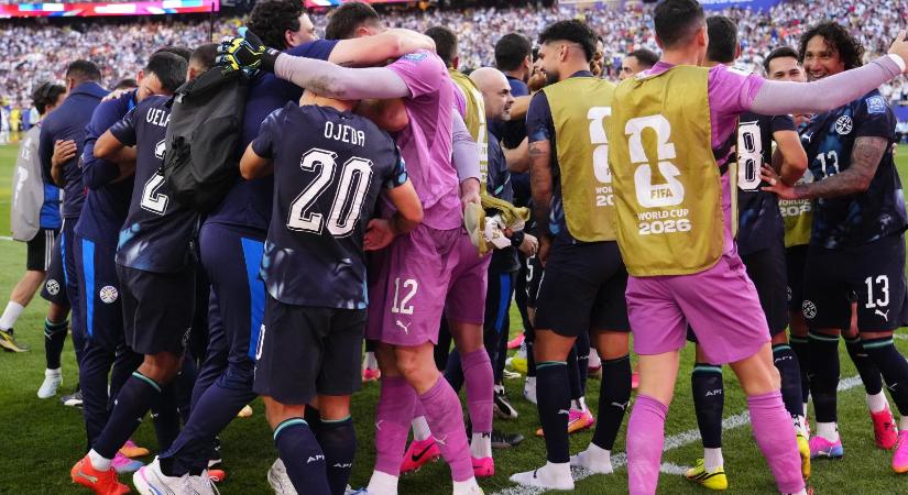 Bombameglepetésre Paraguay tizenegyesekkel kiejtette a négyszeres világbajnok Németországot a futball-világbajnokságról