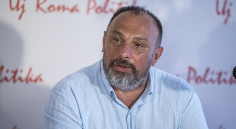Példát akar mutatni, saját fizetésének a befagyasztását is kéri az országos roma önkormányzat vezetője