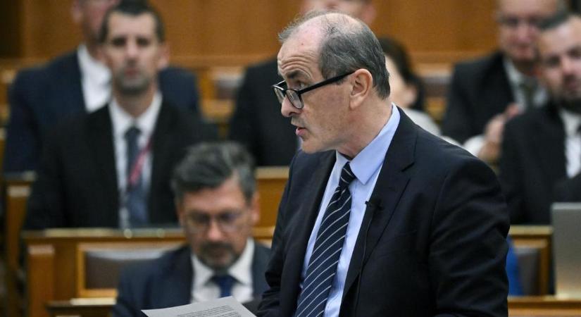 Egészségügyi miniszter: kijavítjuk az előző rendszer erőszakos, dilettáns hibáit