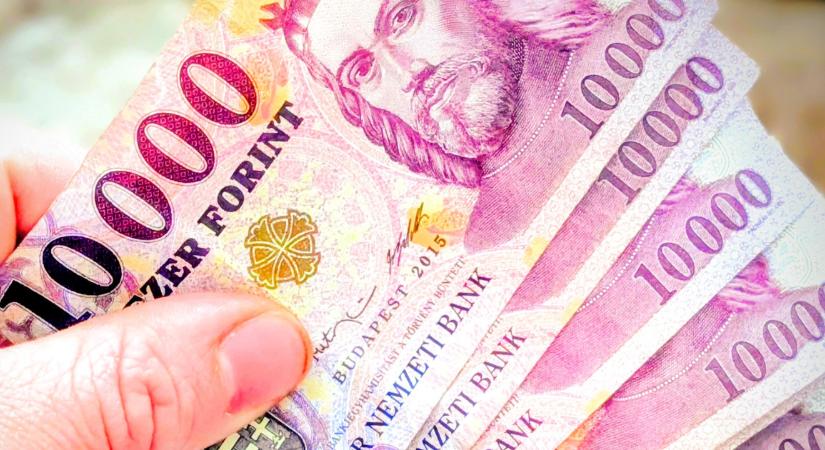 Nézze csak, mit csinál a forint az extrém hőségben