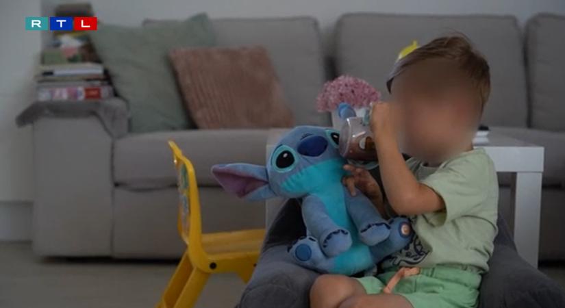 Elhunyt az édesanyja, a 3 éves Máté lett az ország legfiatalabb banki adósa
