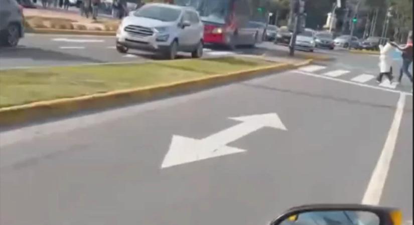 Ledobták a láncot az amerikai turisták, amikor meglátták hova hajt be sofőrjük teljes nyugalommal