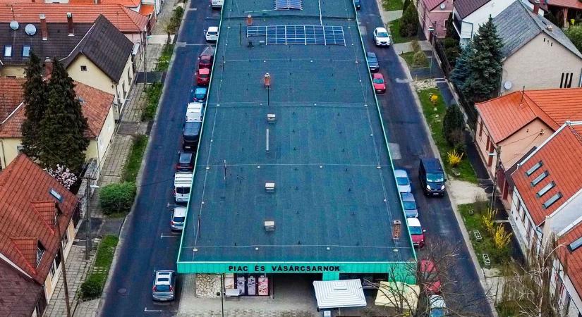 223 millió forintból megújult a tapolcai piac