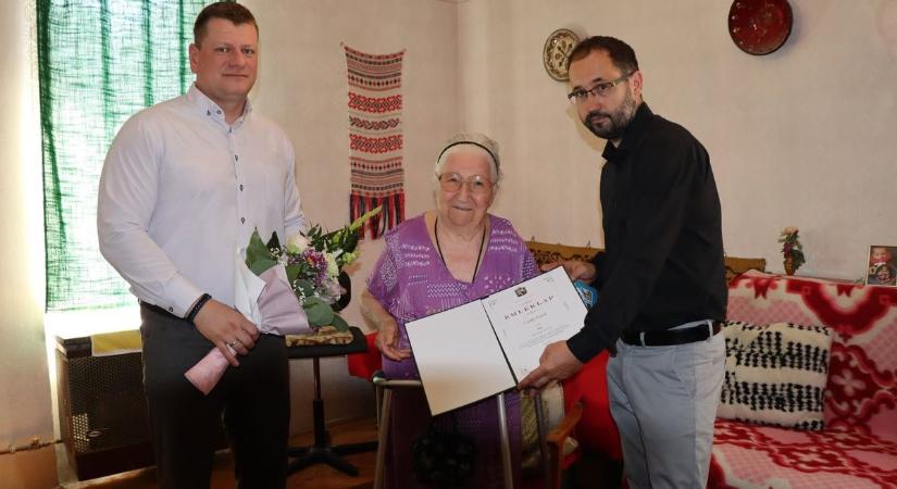 Kilencvenedik születésnapját ünnepelte Rozália néni