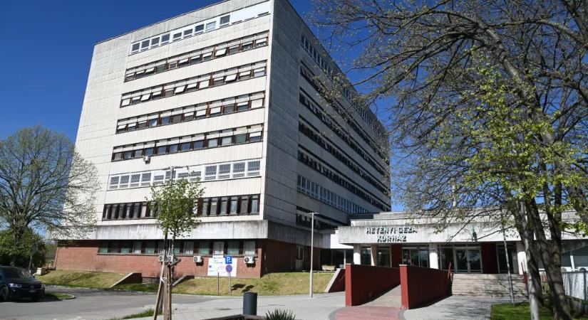 Hálapénzt fogadott el a szolnoki kórház egyik orvosa, gyanúsítottként hallgatták ki