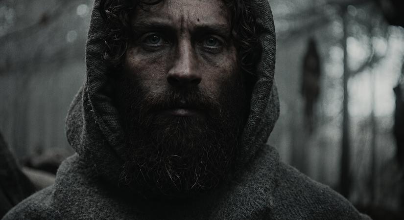 Vérfarkassá változik Aaron Taylor-Johnson, előzetest kapott Robert Eggers új horrorja