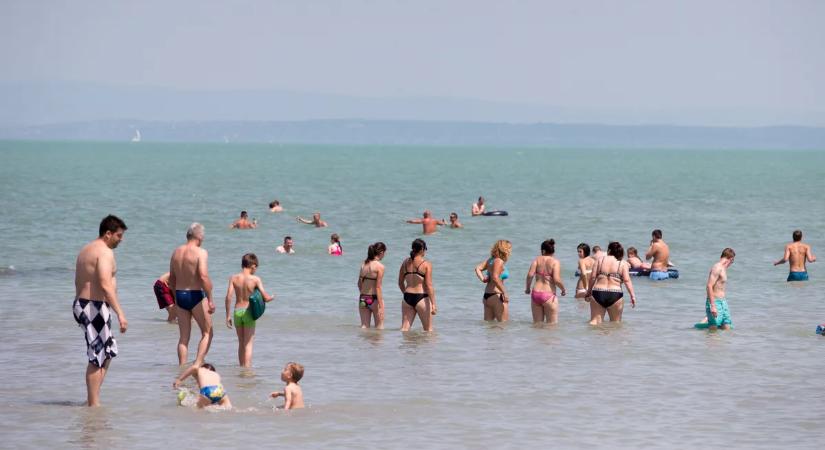 Tombol a kánikula, már a természetes vizek sem hűtenek – itt vannak az adatok