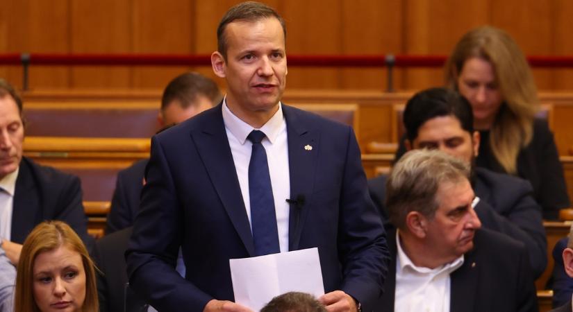Újra egymásnak ugrott Toroczkai László és Magyar Péter, vádakból sem volt hiány