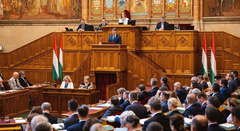 Kevesebb víz használatára kéri a magyarokat a miniszterelnök – élő közvetítés a parlamentből
