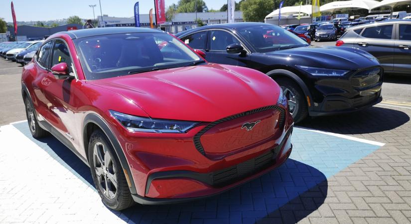 Több mint 700 ezer járművet hív vissza a Ford Amerikában