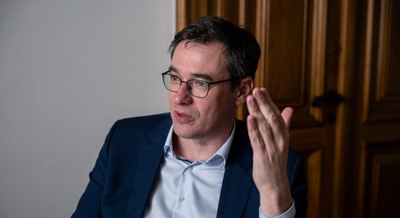 Karácsony: Van, aki a medencéjét tölti fel közpénzből támogatott ivóvízzel, másnak meg egy csepp sem jut