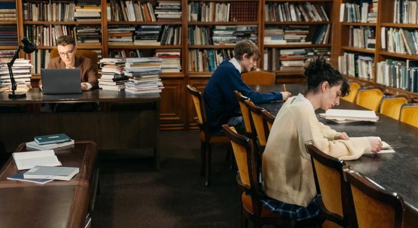 Nőtt a diáklétszám: a középiskolákban és a felsőoktatásban lettek többen