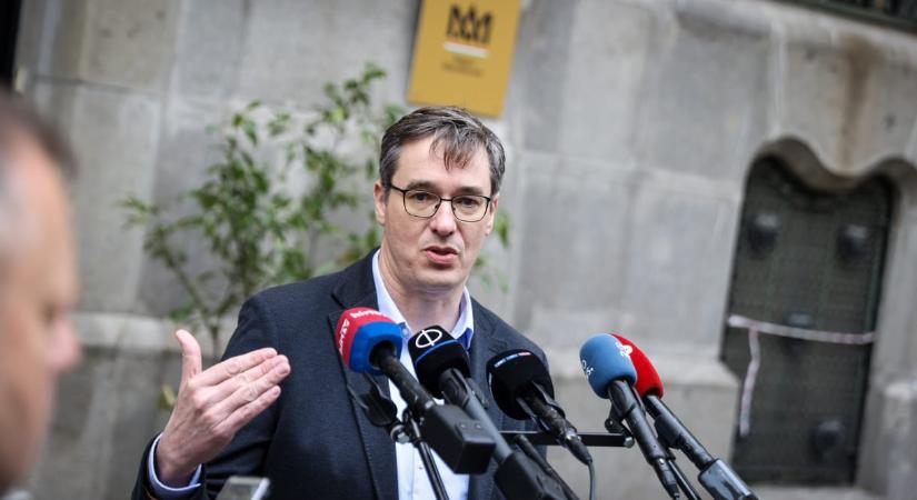 Karácsony Gergely: Botrány, hogy az úszómedencéket töltik fel közpénzből támogatott vízzel