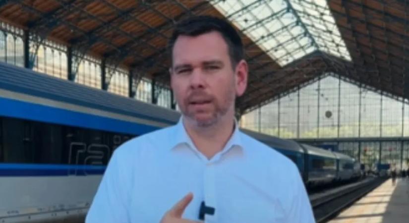 Vitézynek fáj a szíve, hogy Lázár miatt nincsenek új IC-k, a Fidesz szerint szánalmasan mentegetőzik