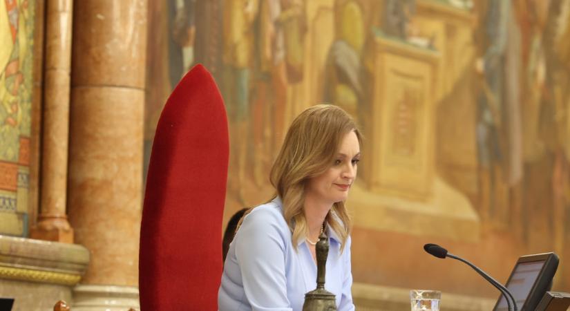 Kinyíló ügynökakták, Magyar Péter és Forsthoffer Ágnes csörtéje, hőség - sajtótájékoztatót tartott a Tisza