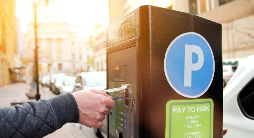 Júliustól csak digitálisan lehet parkolni Budapesten