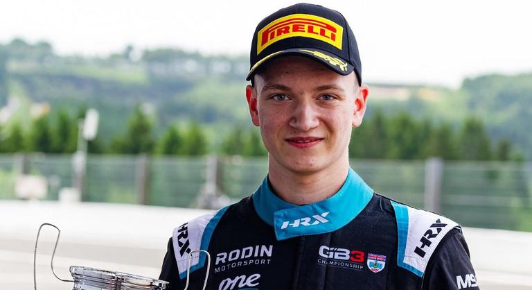Két magyar pilótával támadunk a Hungaroringen, Molnár Martin első győzelmére hajt
