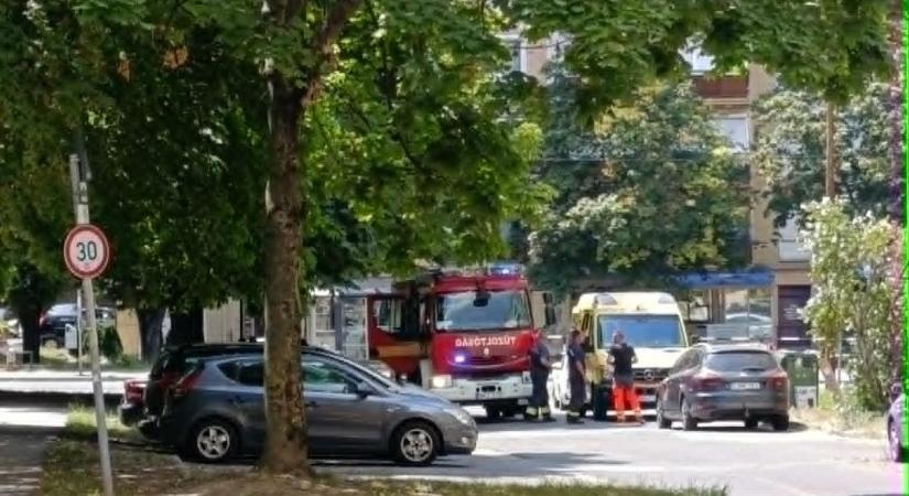 Riadalom az Anikó utcában – mentők, tűzoltók és rendőrök a helyszínen (VIDEÓ)