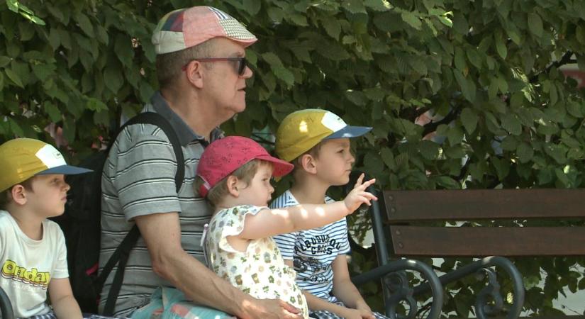 Megdőlt a napi melegrekord, a Nagytemplomba is betérhetnek hűsölni az emberek – videóval