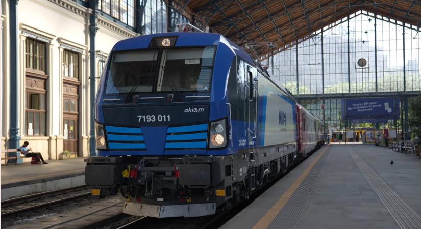 Túlmelegednek a motorvonatok, több vasútvonalon fennakadások vannak