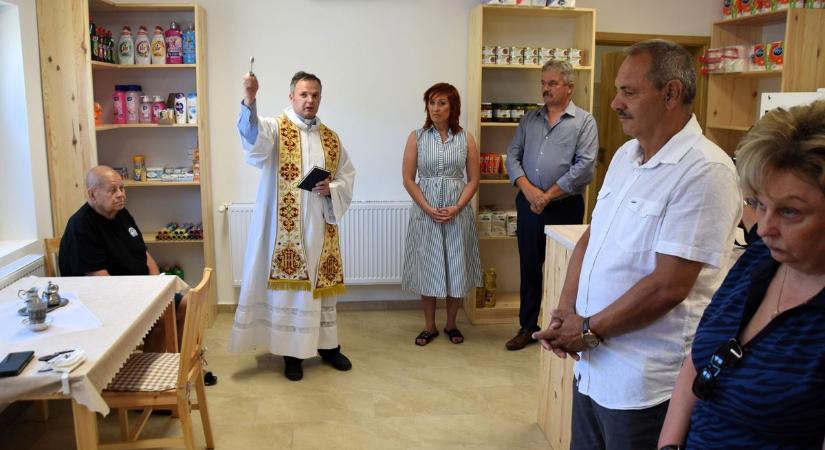 Átmeneti volt a bezárás – teljesült a helyiek kérése, újra megnyitotta kapuit a bolt a zalai faluban (galéria, videó)