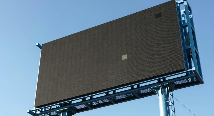Bauer Tamás: részben külföldi digitális platformokra kerülhetnek át az eddigi kültéri reklámköltések