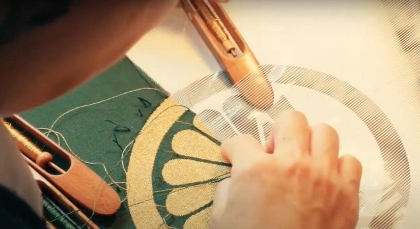 Cikkcakkosra vágott körmökkel készül a legkülönlegesebb japán textil