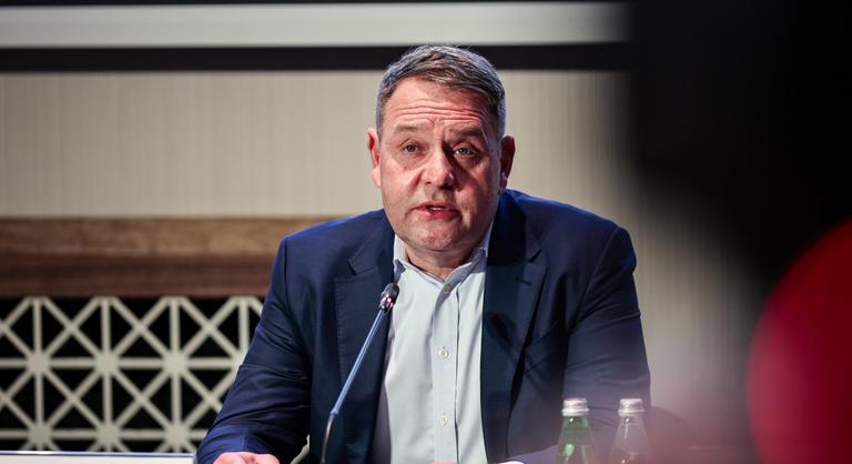 Kármán András kirúgta a Szerencsejáték Zrt. elnök-vezérigazgatóját, Guller Zoltánt