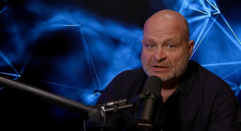 Kemény szavakkal mondta el a véleményét a 2006-os tévéostromkor szolgáló hírigazgató, Kert Attila ezt gondolja a közmédia átalakításáról