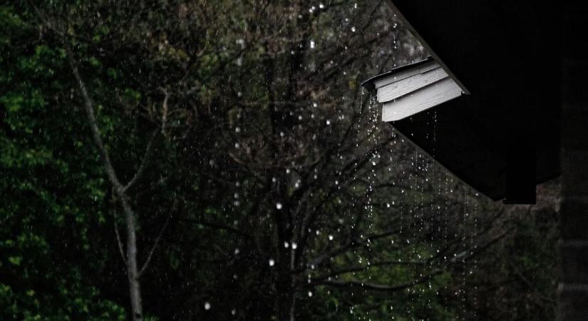 Vihar pusztított Debrecenben, megállás nélkül dolgoznak a tűzoltók