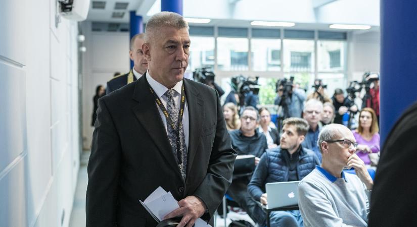 Átvizsgálhatják Hajdu János telefonját, kiderülhet, hogy valóban Orbán Viktor irányította-e az ukrán pénzszállítók elleni akciót