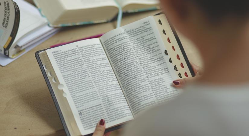 Kötelező olvasmány lesz a Biblia egyes fejezeteiből!