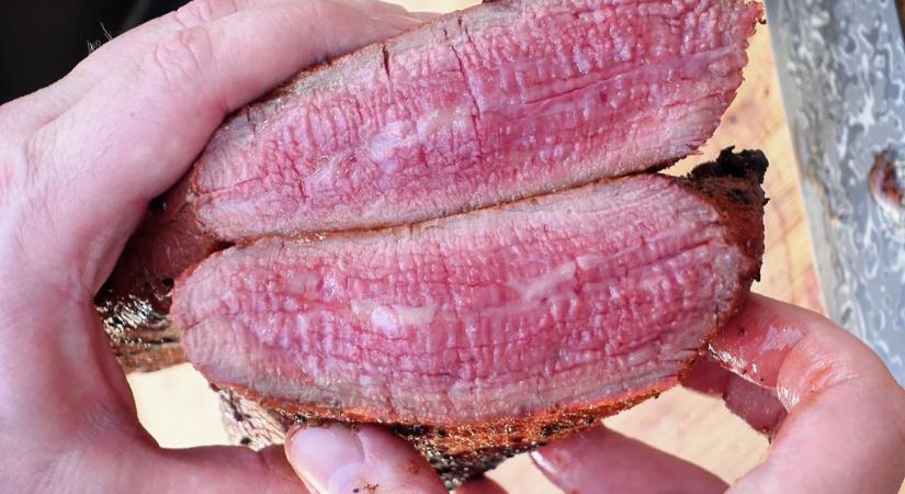 Reverse sear marha tri-tip - füstös kéreg, rózsaszín belső, tökéletes medium rare