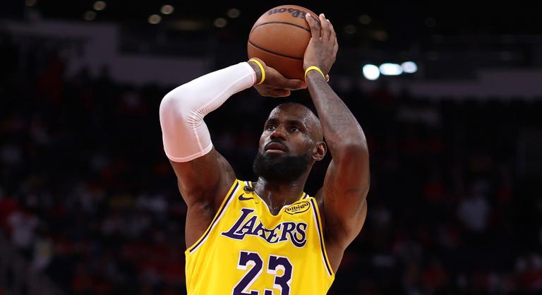 Rendkívüli döntést hozott a jövőjéről LeBron James
