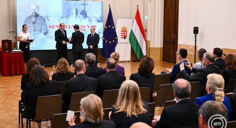 Elismeréseket adott át Semmelweis-nap alkalmából Hegedűs Zsolt egészségügyi miniszter