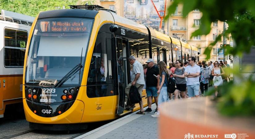 Kitört a balhé a budapesti tömegközlekedésben: durván meghamisították a számokat a buszokon és a villamosokon működő klímákról – sorra adják be a kulcsot az új CAF-ok