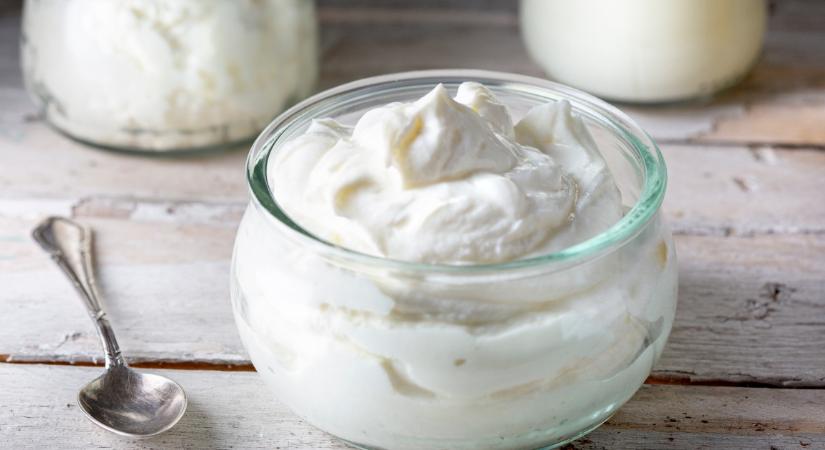 Hagyd a túrót, a cottage cheese-t és a görög joghurtot: ez a tejtermék a titka a lapos hasnak, Németországban is mindenki ezt eszi